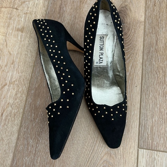 VINTAGE Sutton Plaza Black Suede Heels Size 7.5 - Picture 2 of 8
